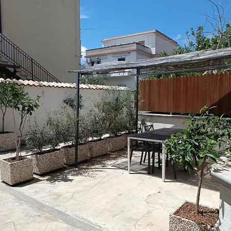 Clio's House - * Mondello